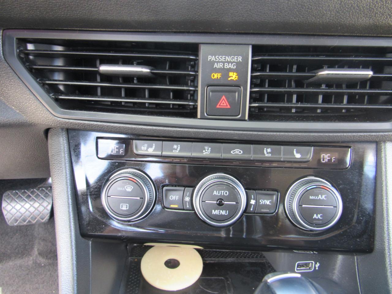 Volkswagen Jetta SEL Premium Auto w/ULEV 2020