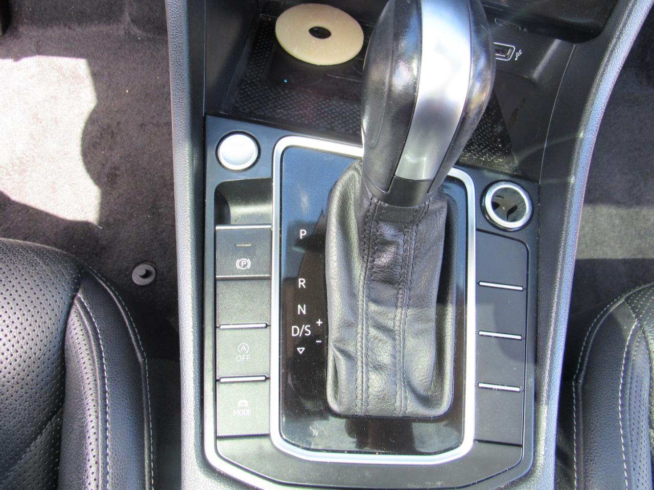 Volkswagen Jetta SEL Premium Auto w/ULEV 2020