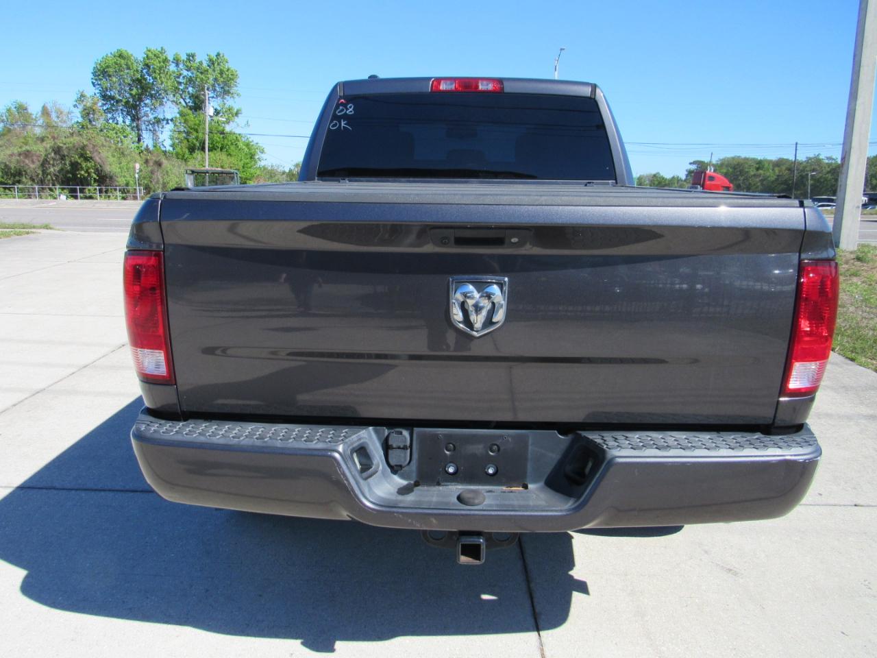 RAM 1500 Express 4x2 Crew Cab 5'7" Box 2018