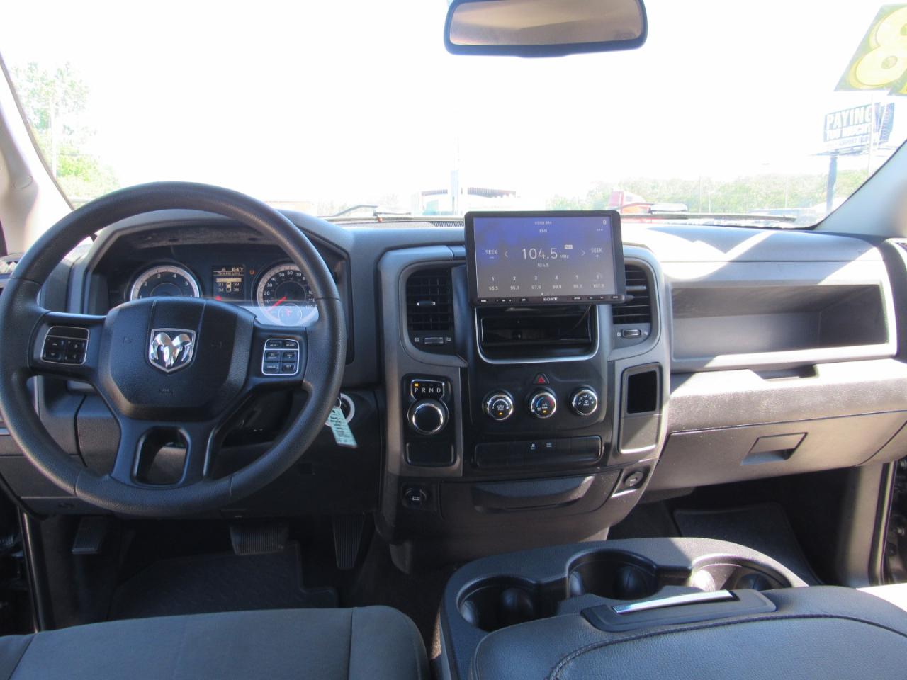 RAM 1500 Express 4x2 Crew Cab 5'7" Box 2018