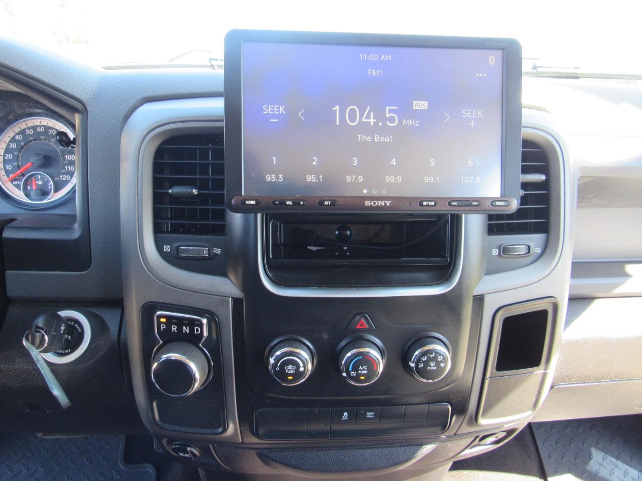 RAM 1500 Express 4x2 Crew Cab 5'7" Box 2018