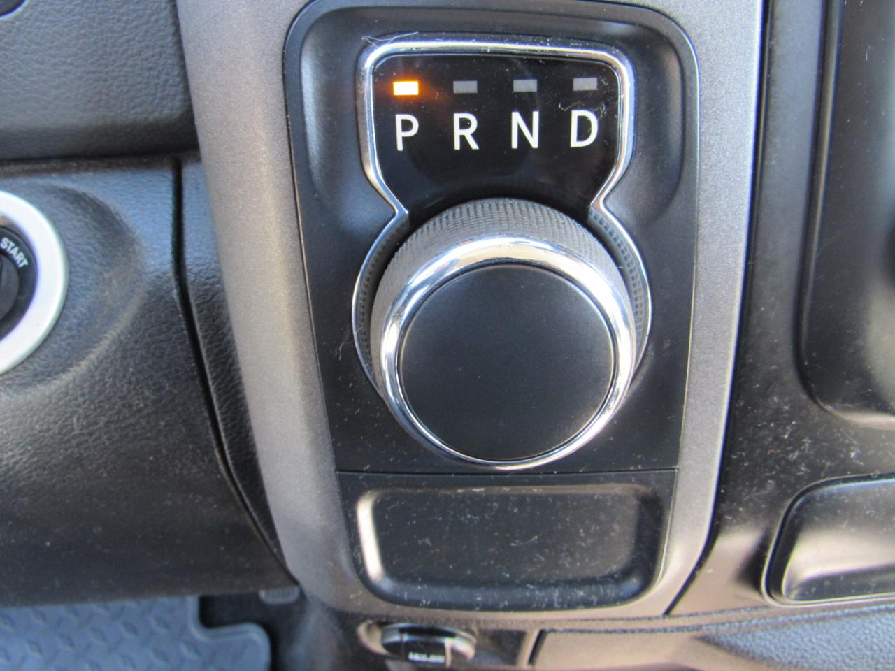 RAM 1500 Express 4x2 Crew Cab 5'7" Box 2018