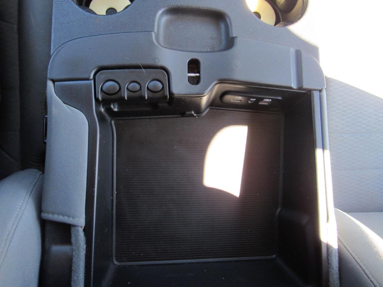 RAM 1500 Express 4x2 Crew Cab 5'7" Box 2018