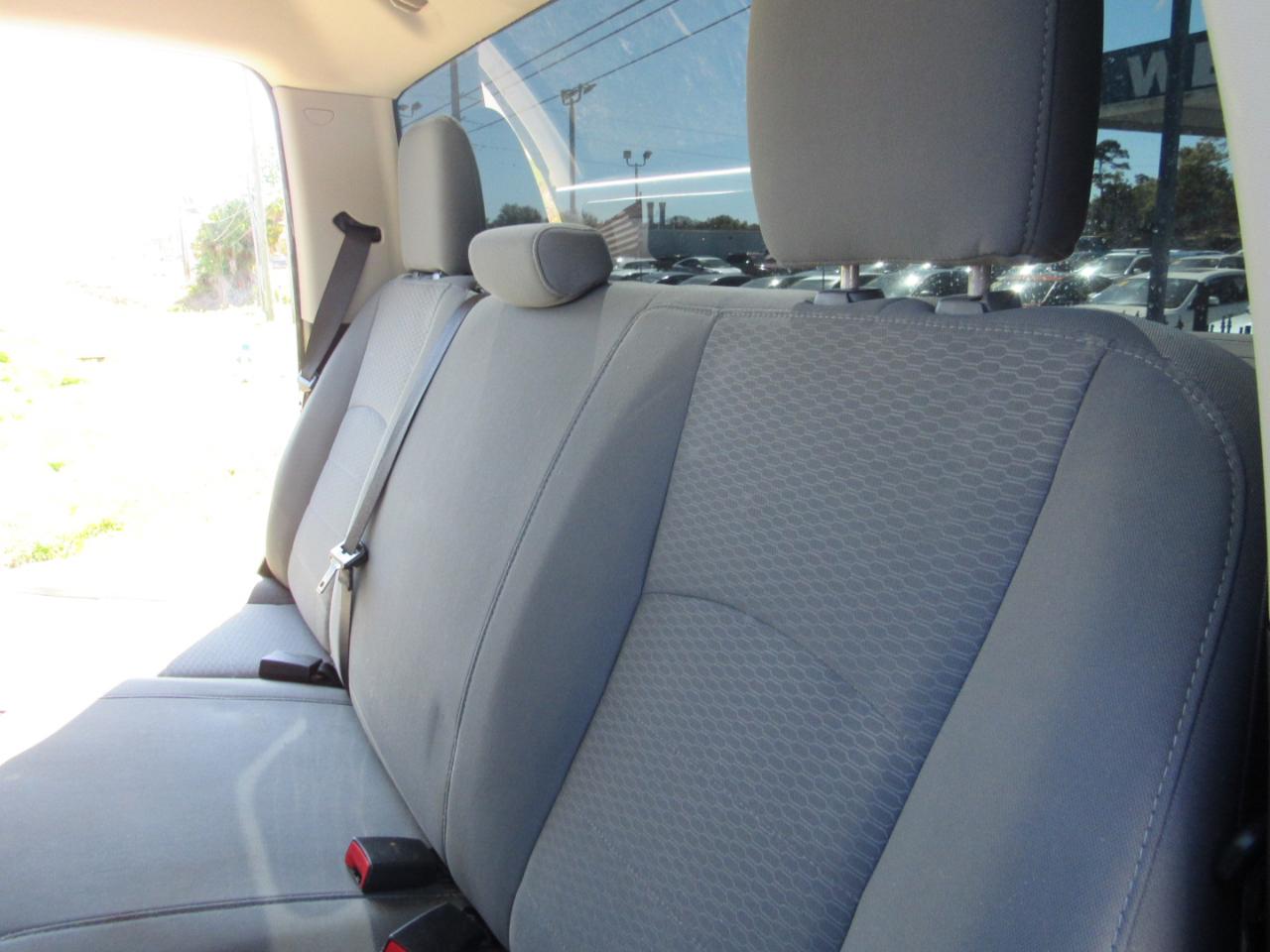 RAM 1500 Express 4x2 Crew Cab 5'7" Box 2018