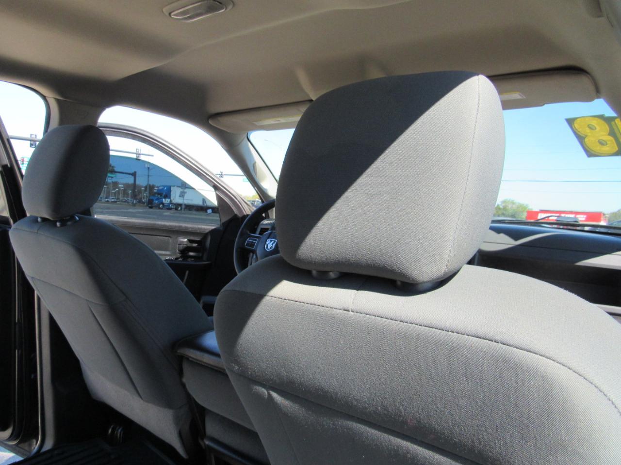 RAM 1500 Express 4x2 Crew Cab 5'7" Box 2018