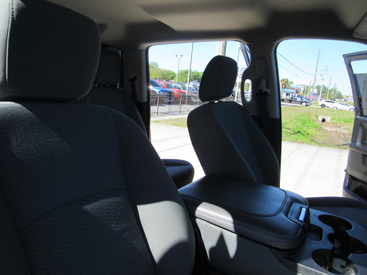 RAM 1500 Express 4x2 Crew Cab 5'7" Box 2018