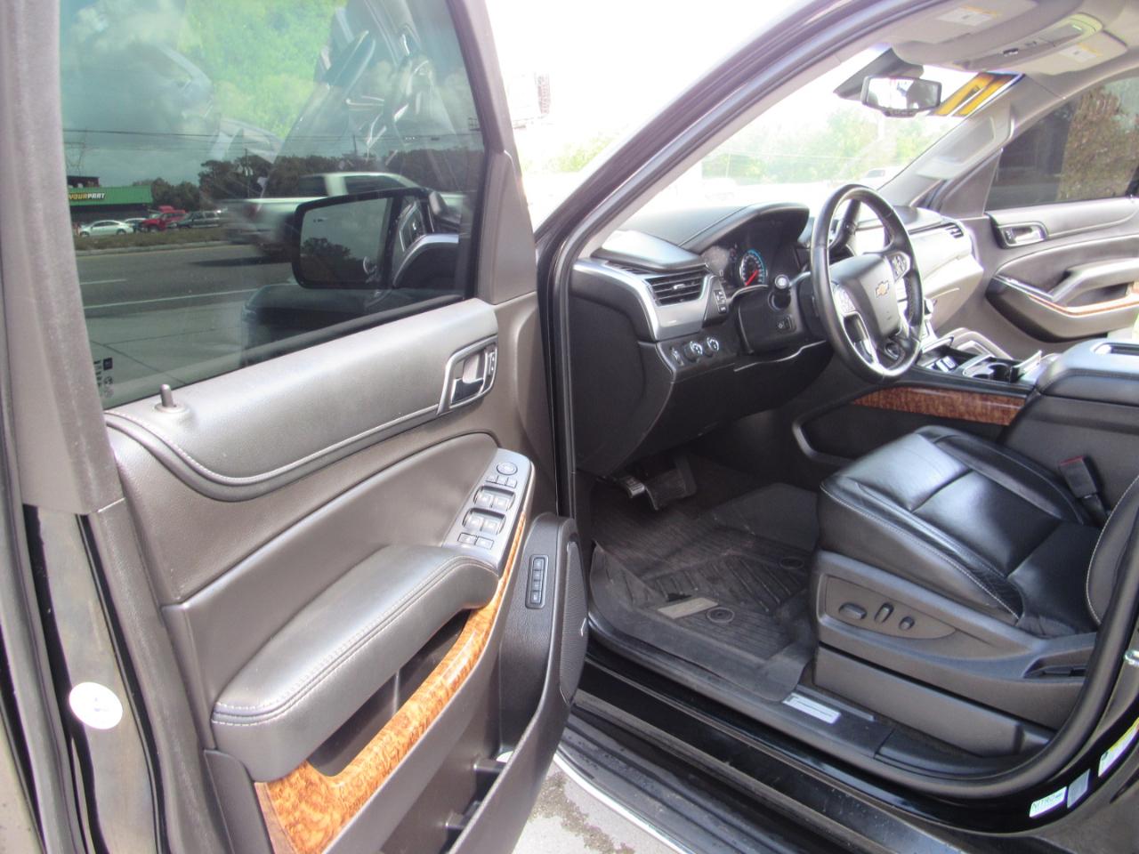 Chevrolet Tahoe 4WD 4dr Premier 2017