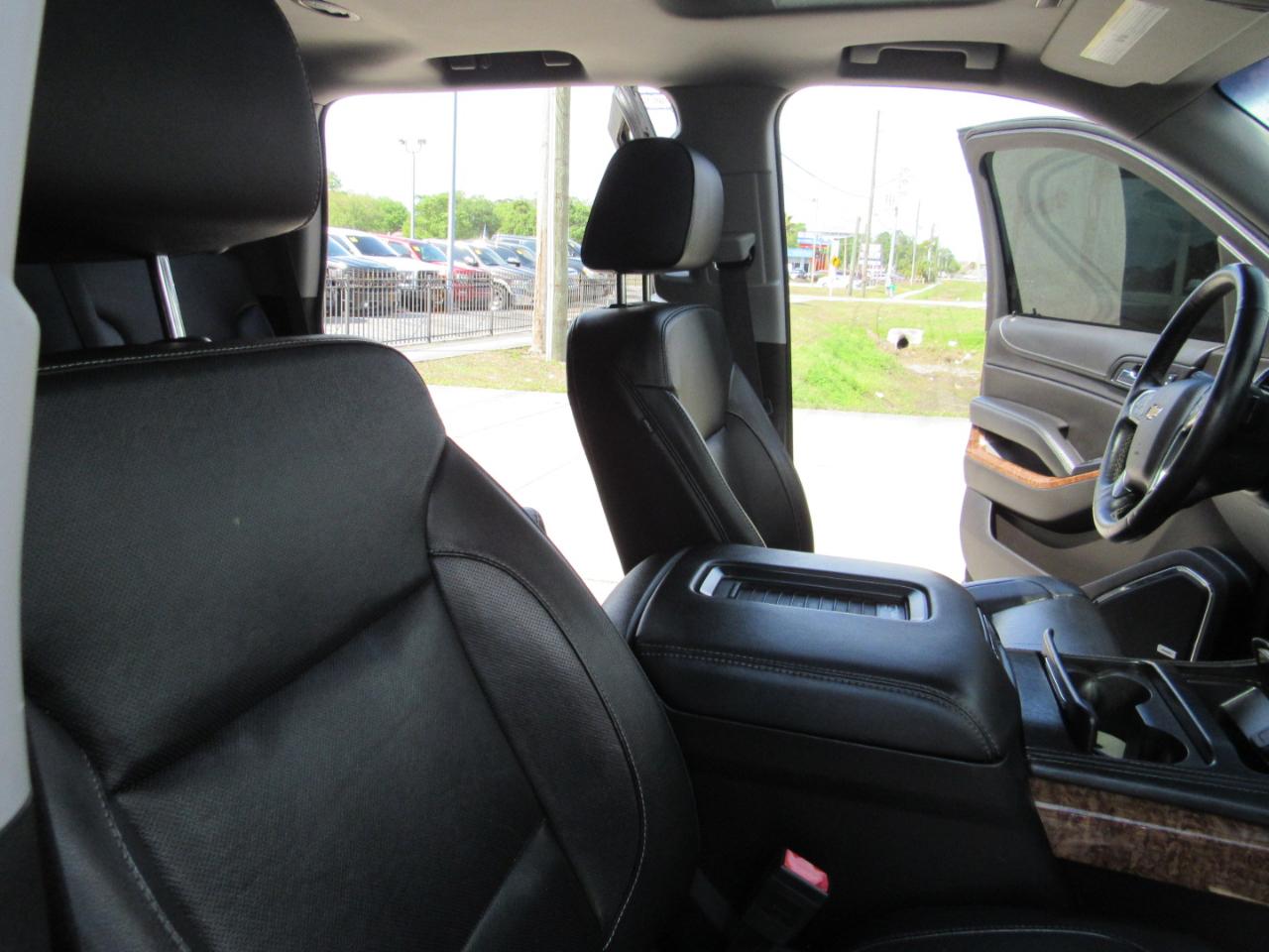 Chevrolet Tahoe 4WD 4dr Premier 2017