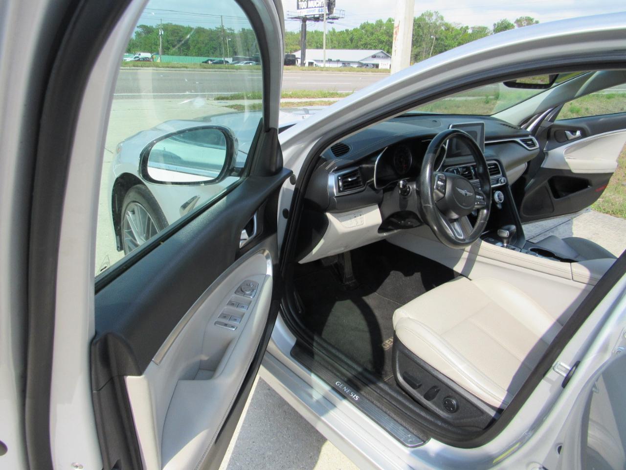 Genesis G70 2.0T Advanced RWD 2019