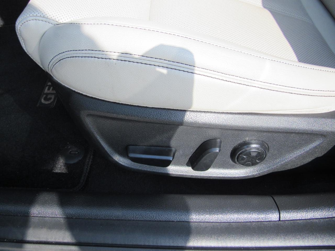 Genesis G70 2.0T Advanced RWD 2019