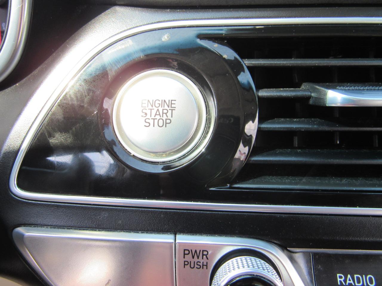 Genesis G70 2.0T Advanced RWD 2019