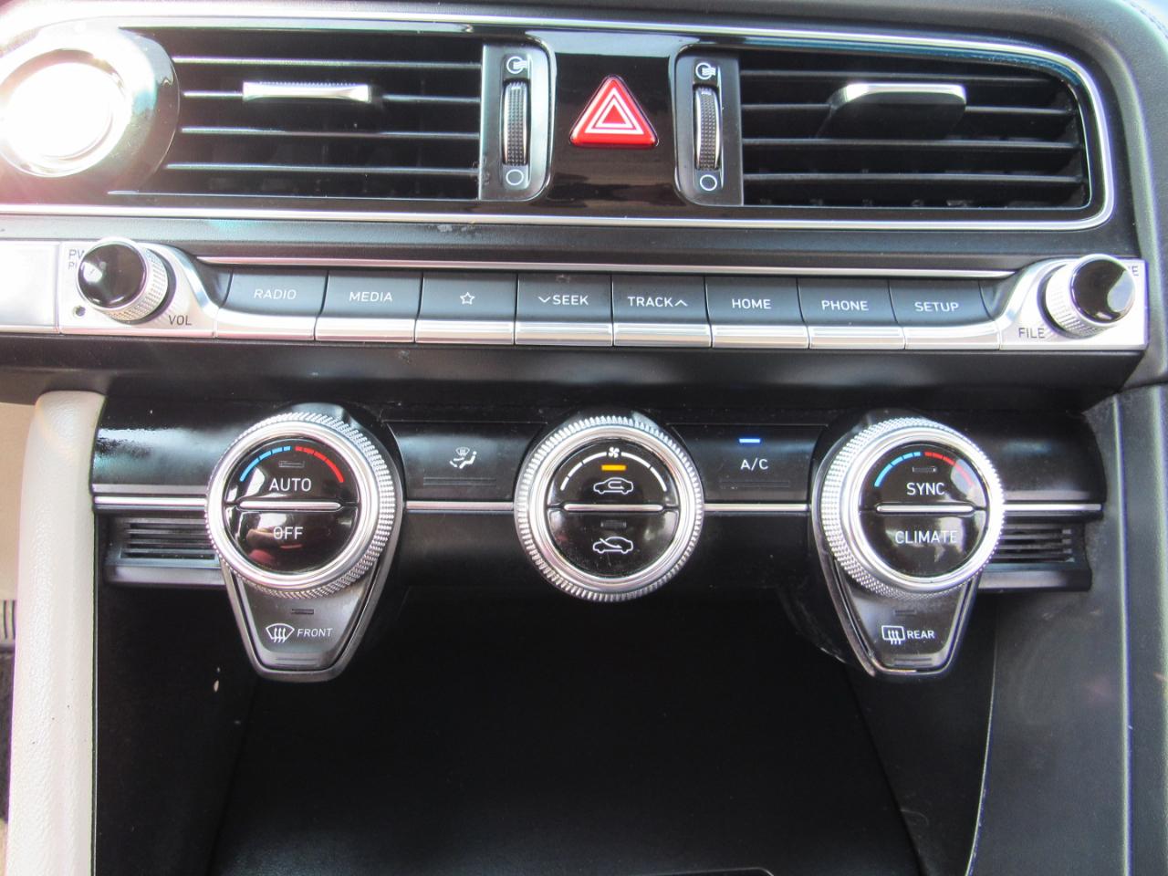 Genesis G70 2.0T Advanced RWD 2019