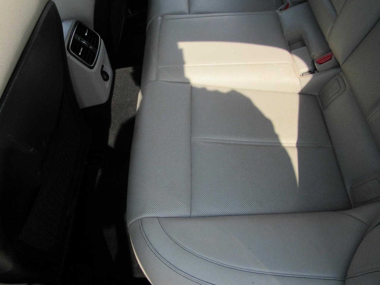 Genesis G70 2.0T Advanced RWD 2019