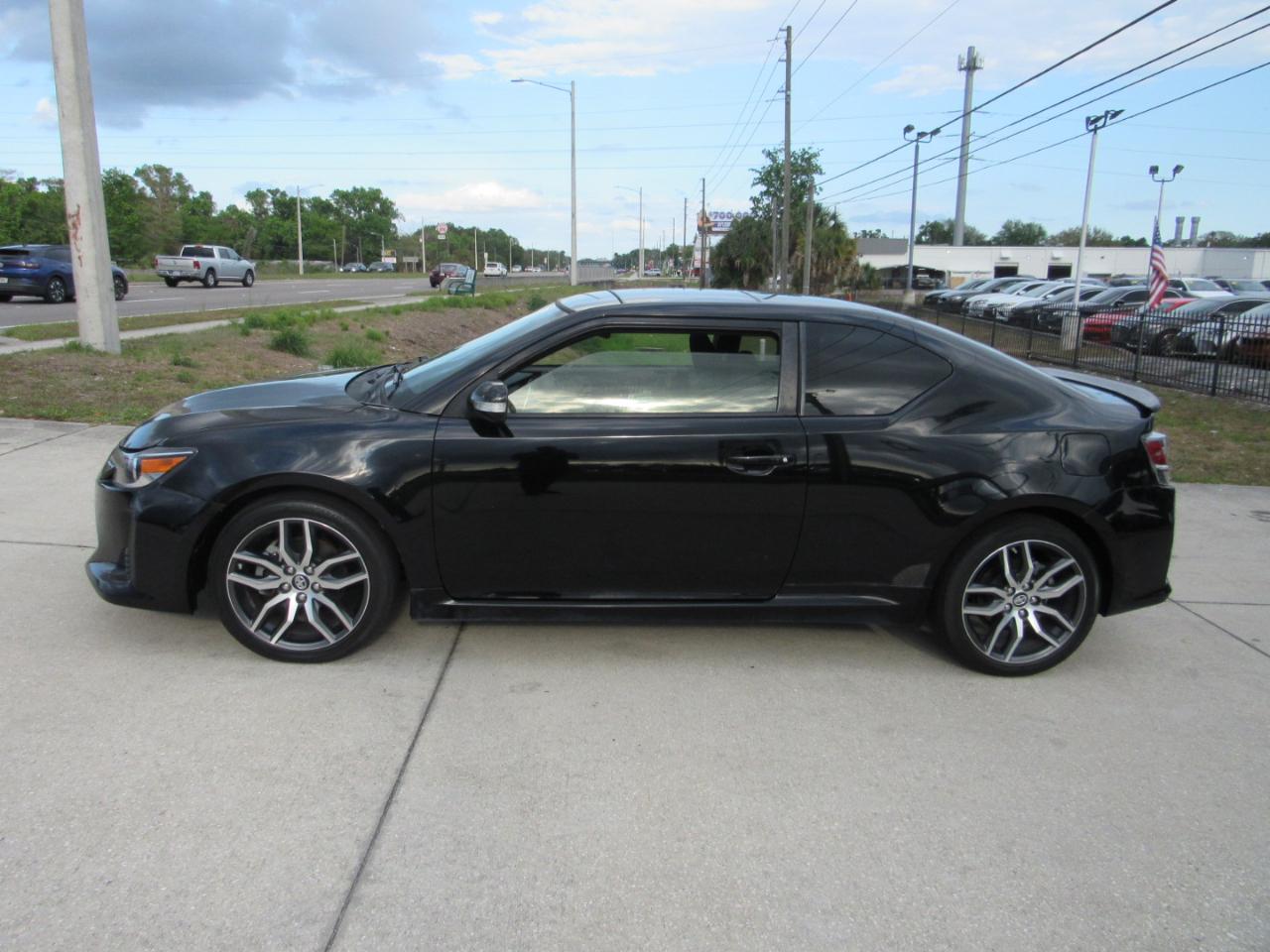 Scion tC 2dr HB Man (Natl) 2015