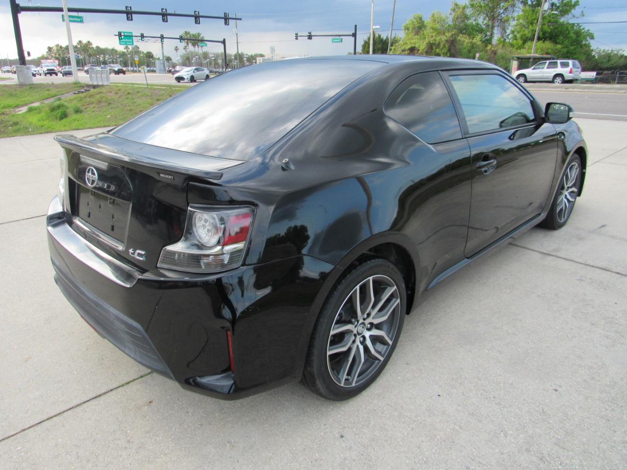 Scion tC 2dr HB Man (Natl) 2015