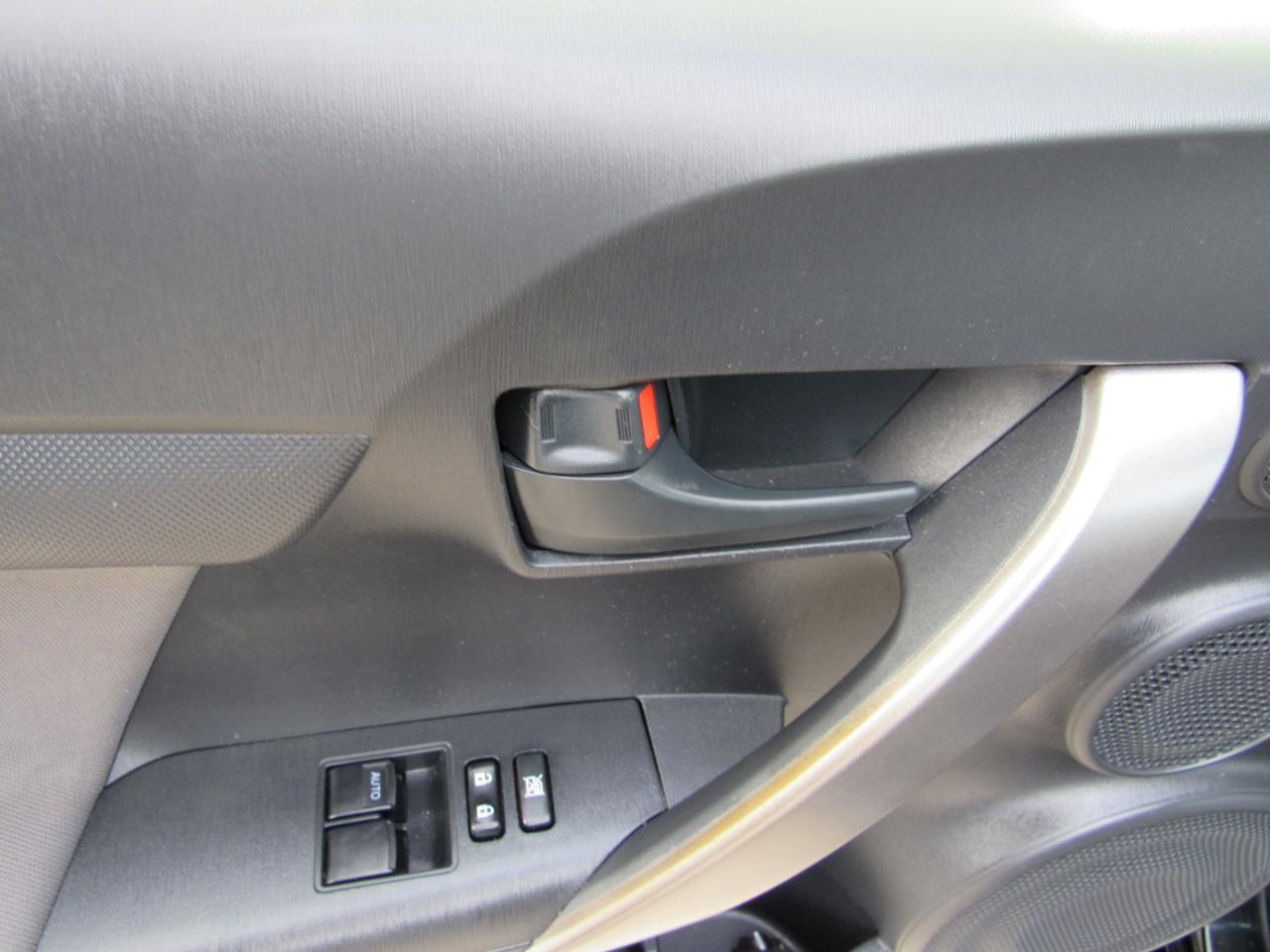 Scion tC 2dr HB Man (Natl) 2015