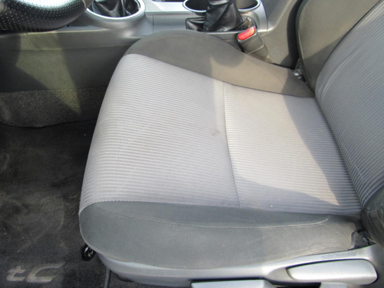 Scion tC 2dr HB Man (Natl) 2015