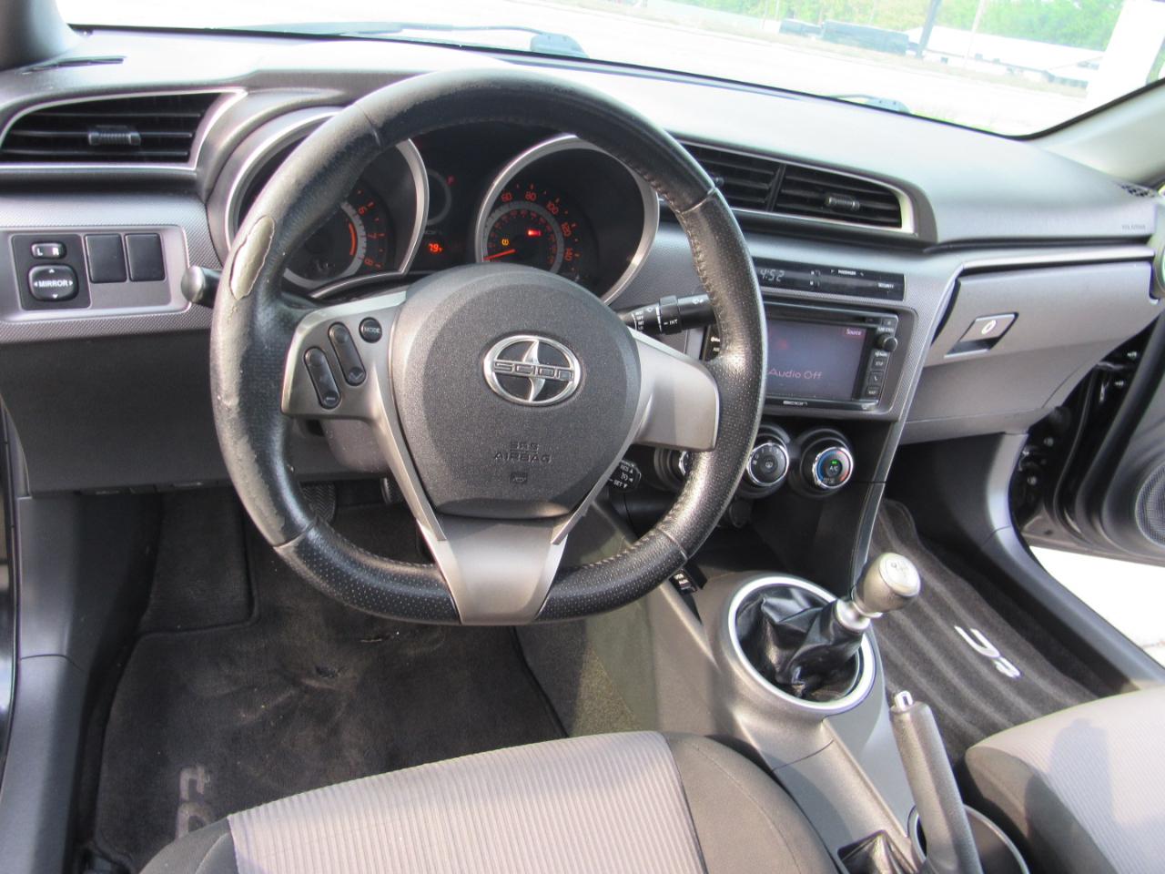 Scion tC 2dr HB Man (Natl) 2015