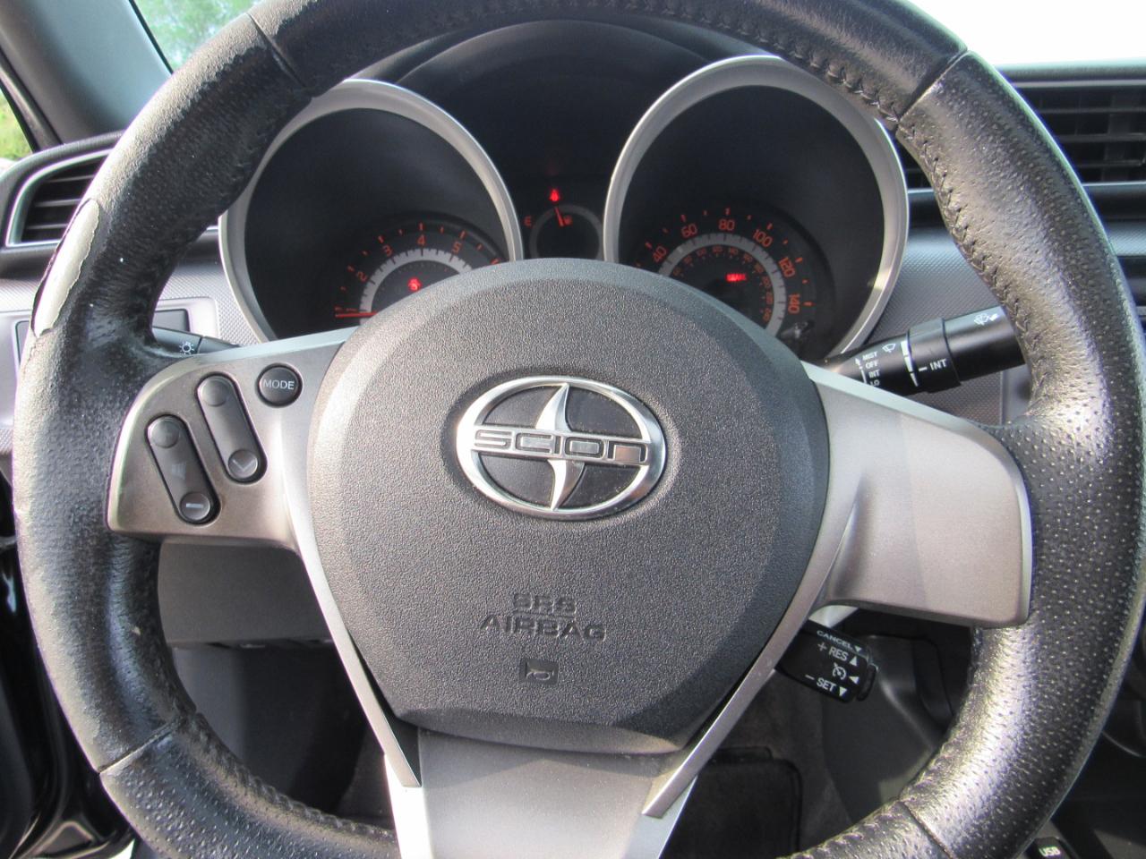 Scion tC 2dr HB Man (Natl) 2015