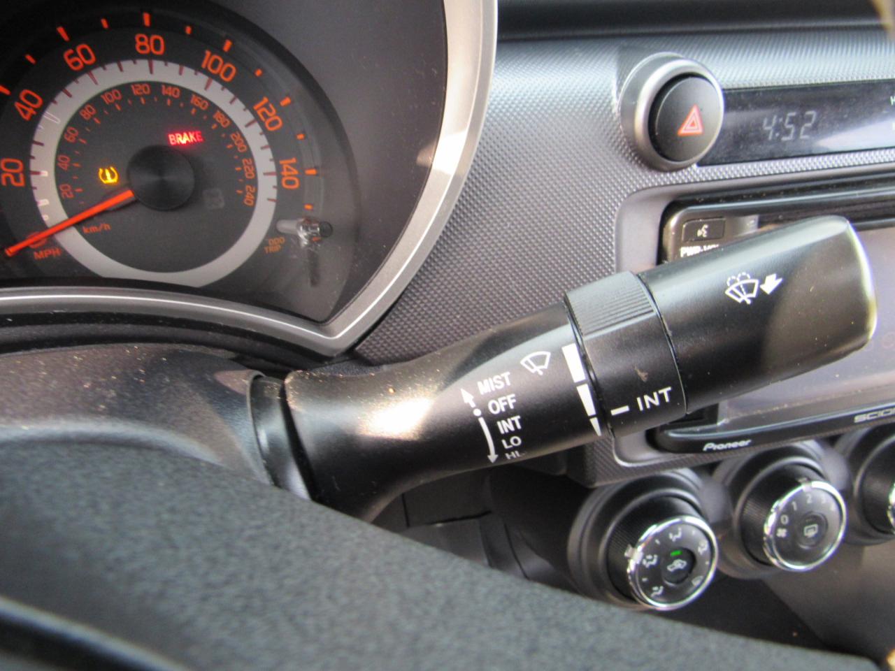 Scion tC 2dr HB Man (Natl) 2015