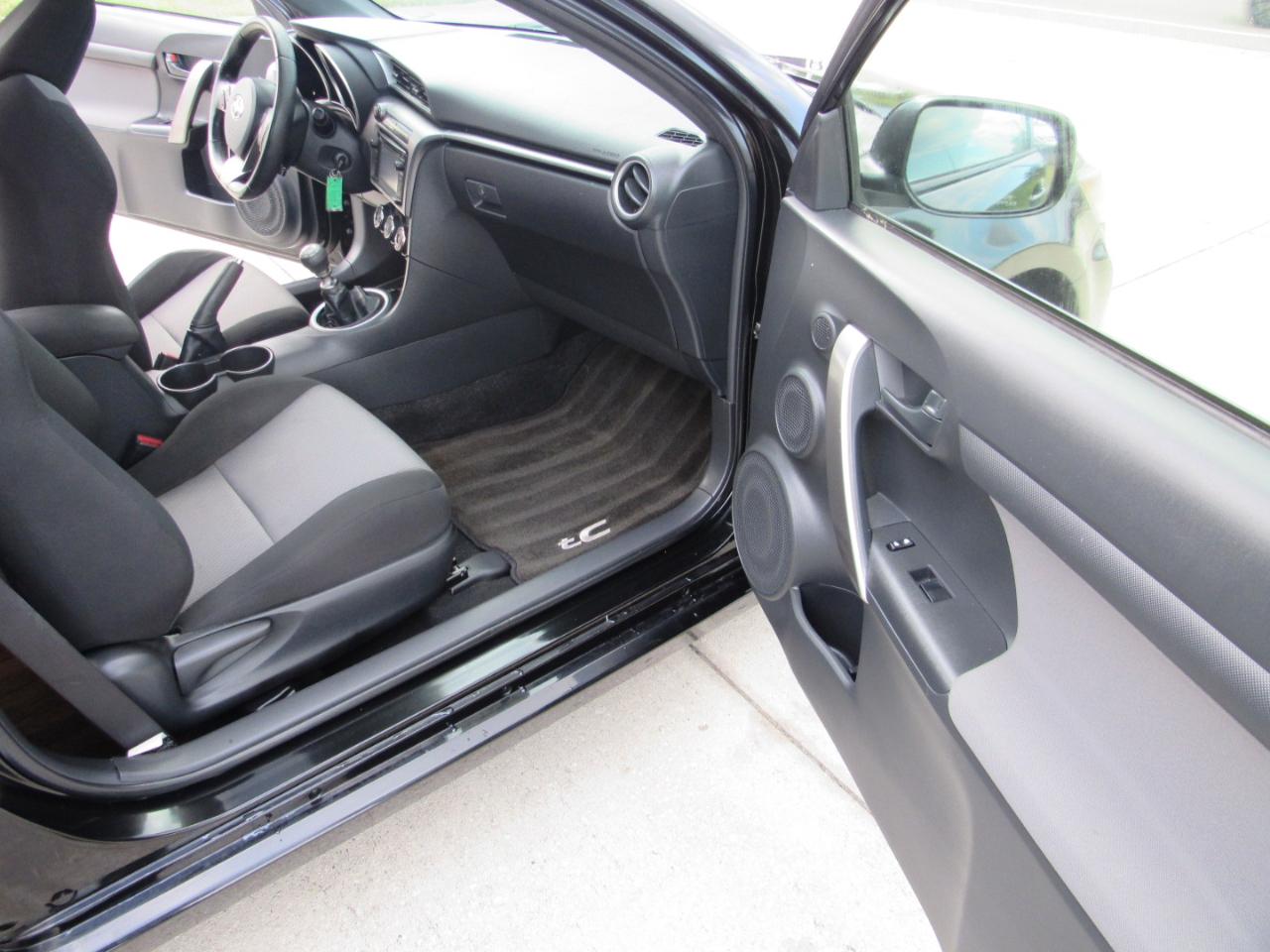 Scion tC 2dr HB Man (Natl) 2015