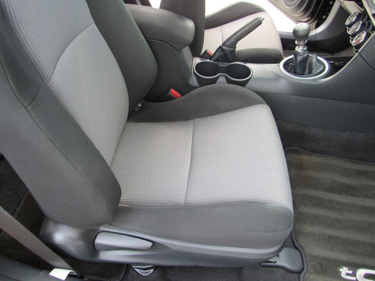 Scion tC 2dr HB Man (Natl) 2015