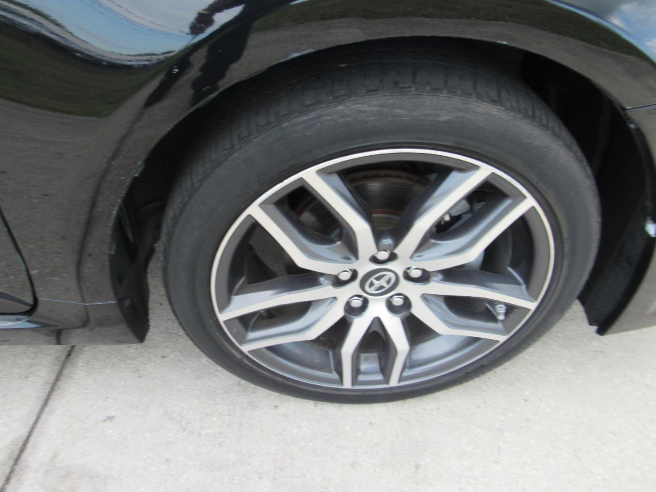 Scion tC 2dr HB Man (Natl) 2015