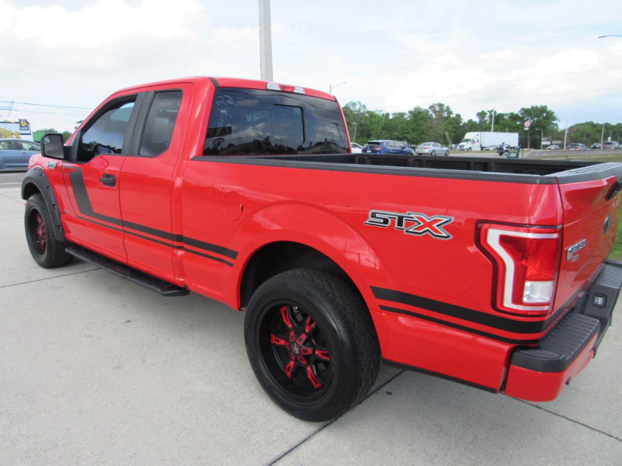 Ford F-150 XL 2WD SuperCab 8' Box 2017
