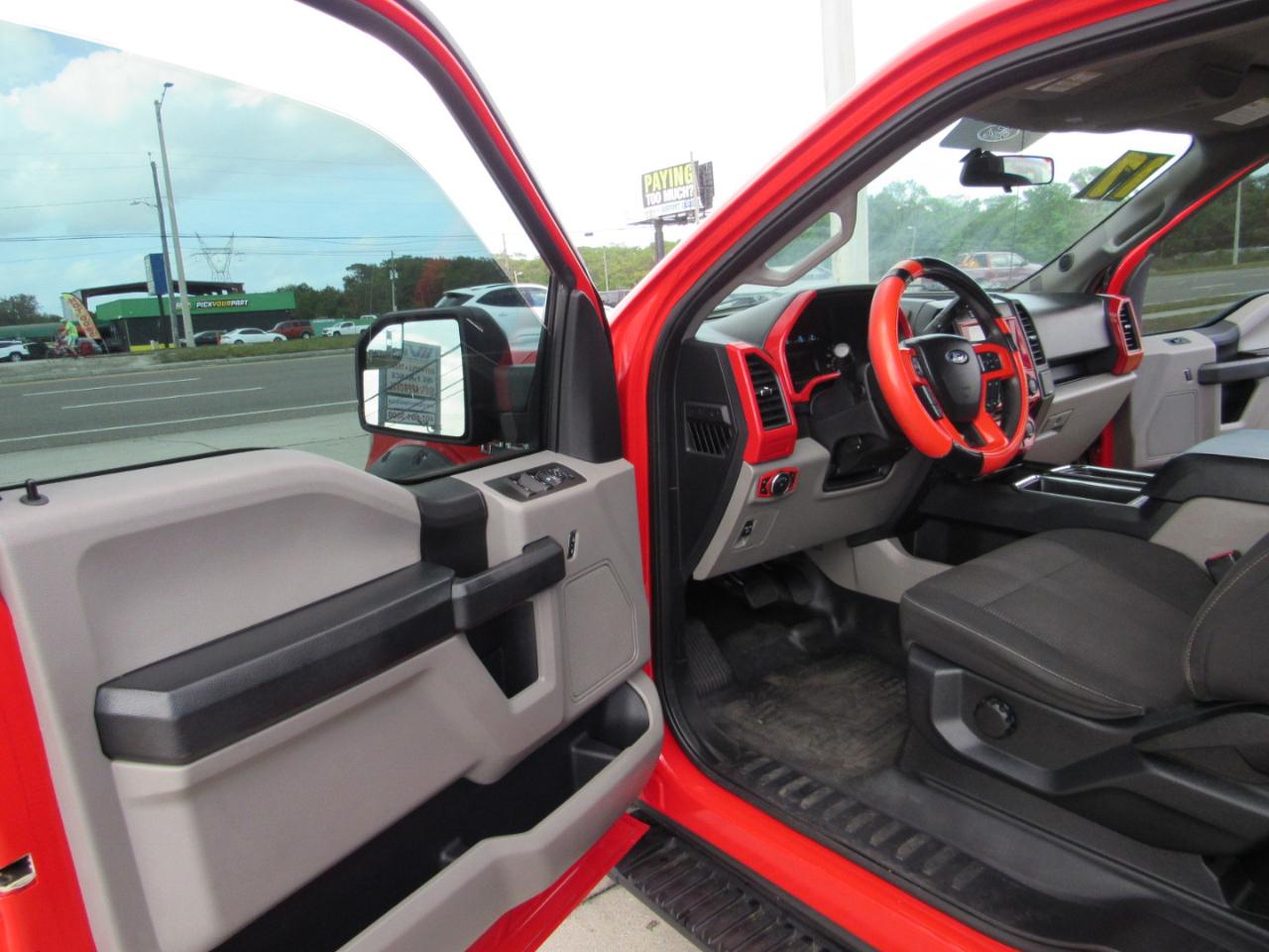 Ford F-150 XL 2WD SuperCab 8' Box 2017