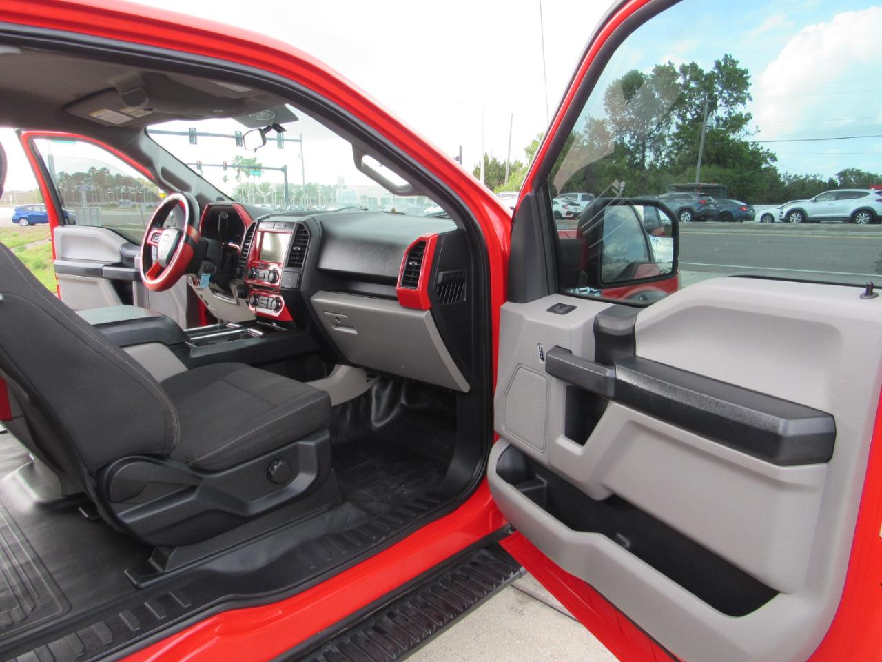 Ford F-150 XL 2WD SuperCab 8' Box 2017