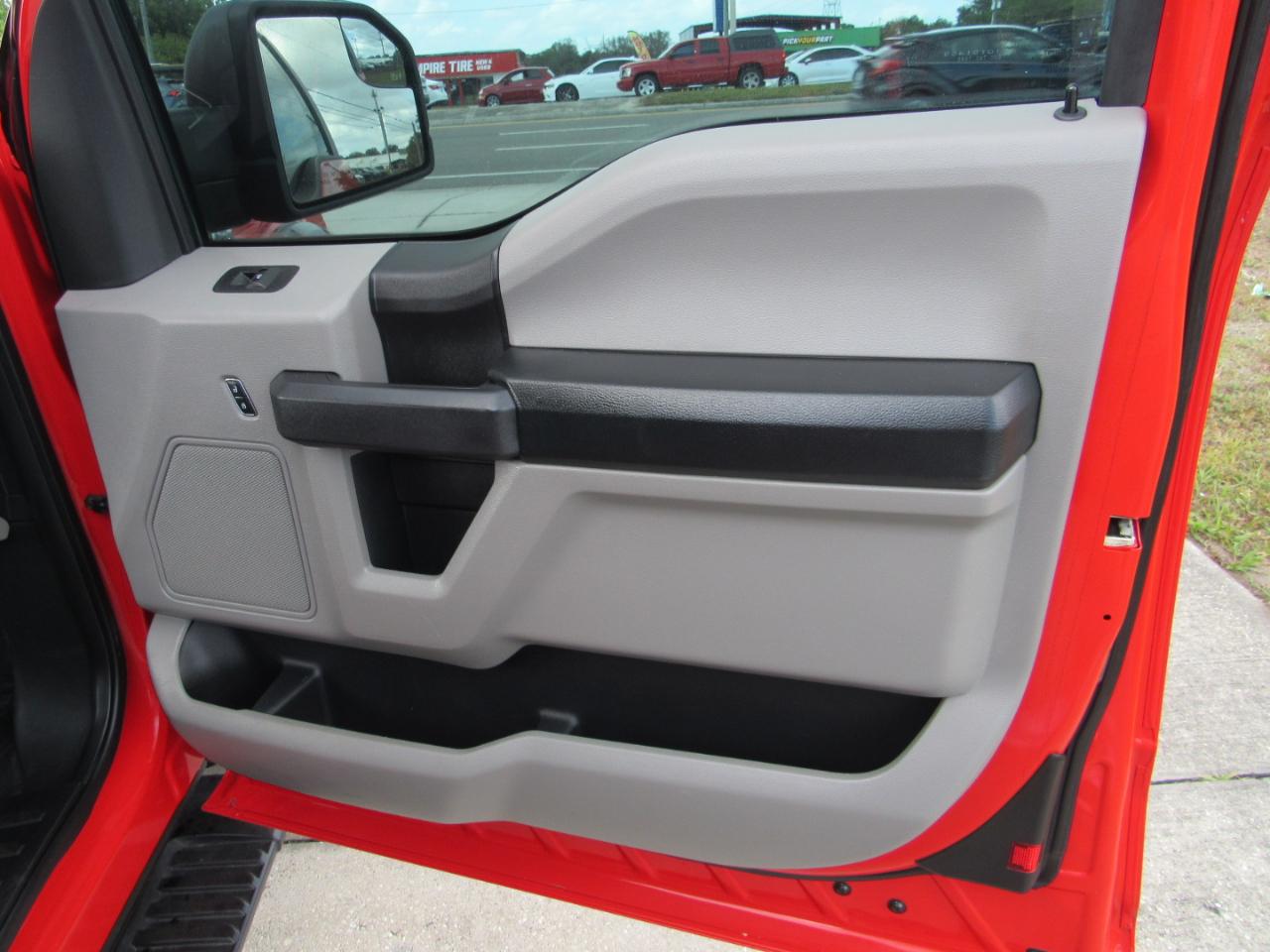 Ford F-150 XL 2WD SuperCab 8' Box 2017