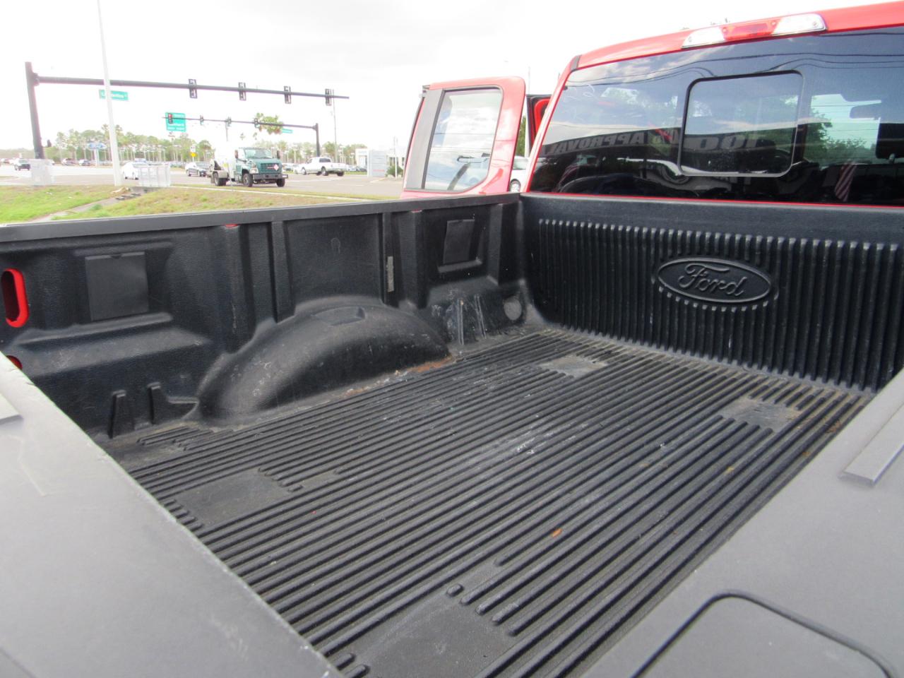 Ford F-150 XL 2WD SuperCab 8' Box 2017