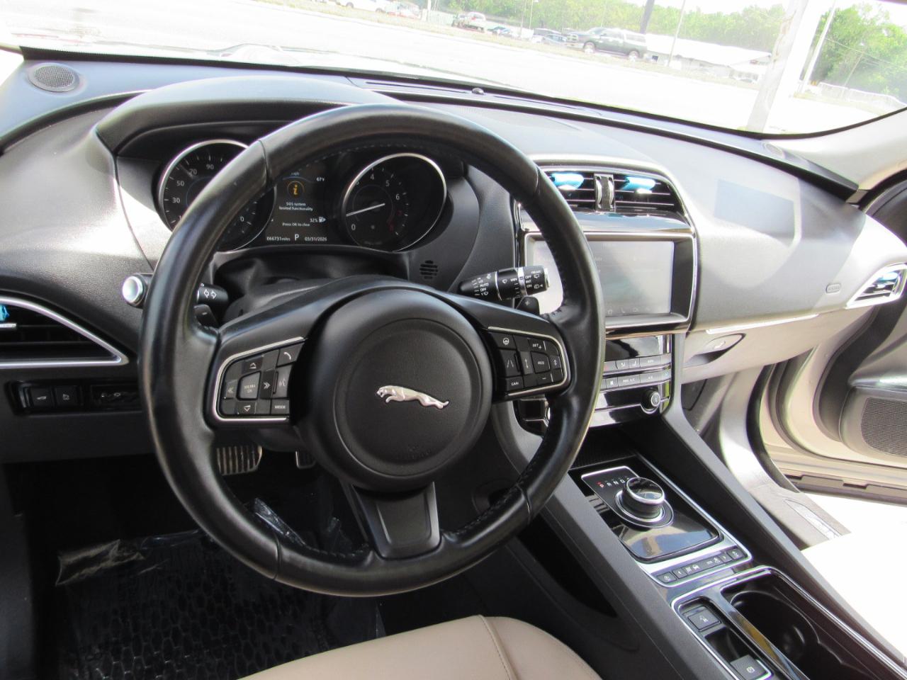 Jaguar F-Pace 25t Premium AWD 2019