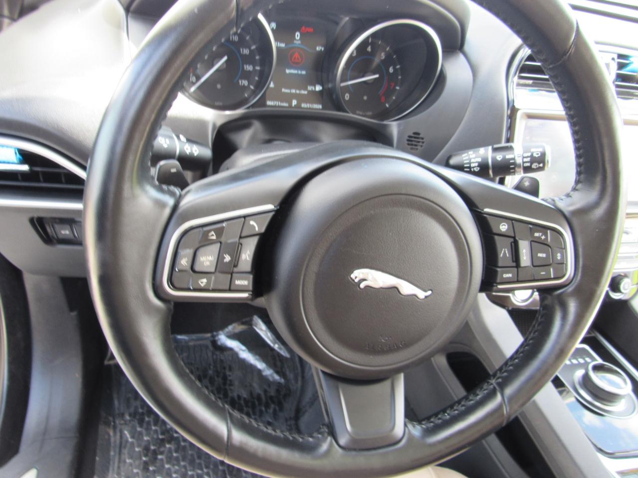 Jaguar F-Pace 25t Premium AWD 2019