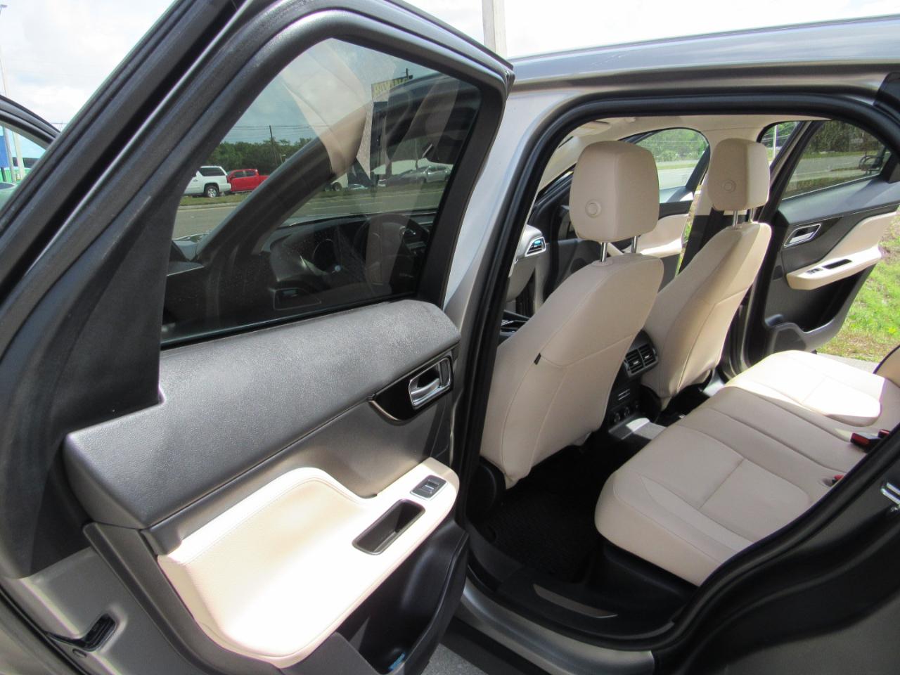 Jaguar F-Pace 25t Premium AWD 2019