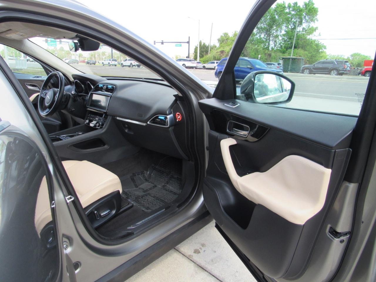 Jaguar F-Pace 25t Premium AWD 2019