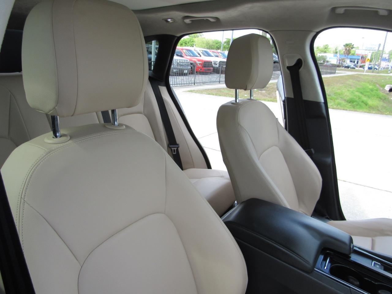 Jaguar F-Pace 25t Premium AWD 2019