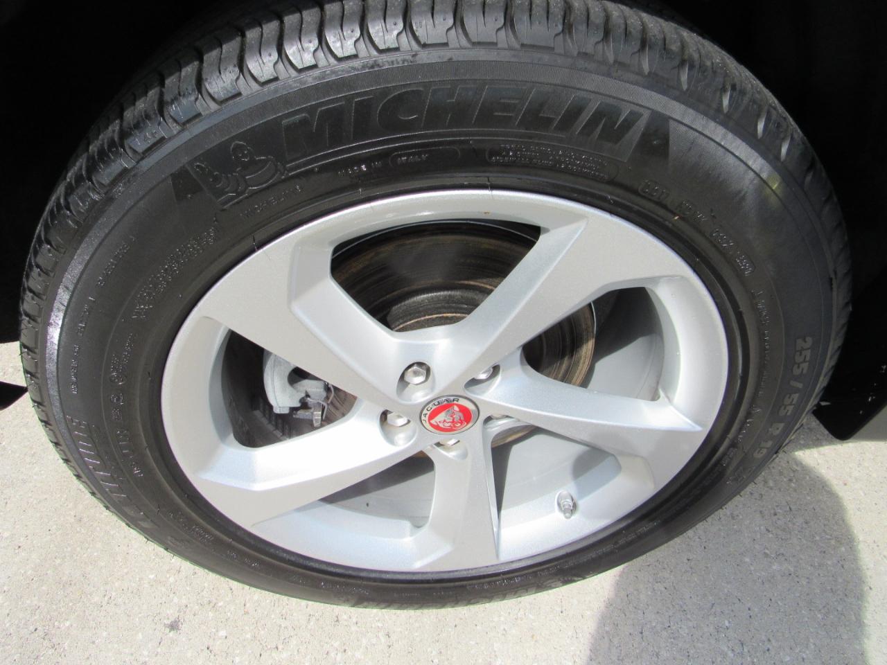 Jaguar F-Pace 25t Premium AWD 2019