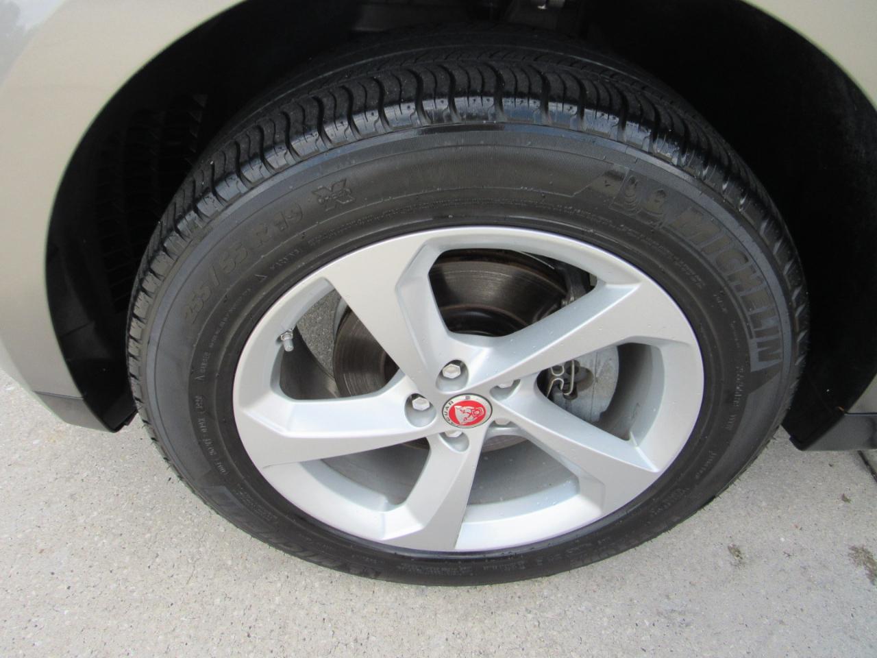 Jaguar F-Pace 25t Premium AWD 2019