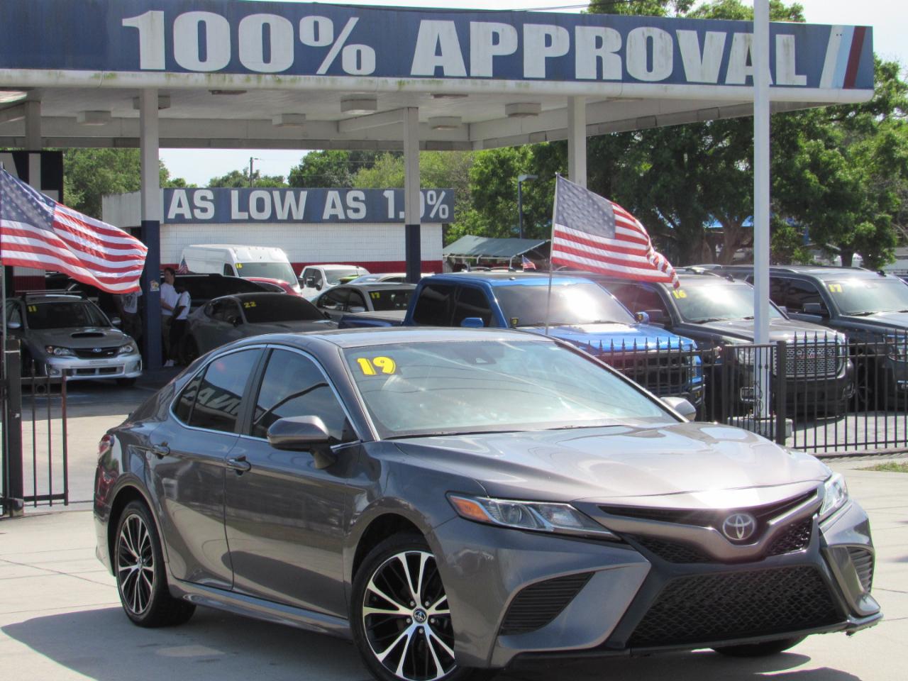 Toyota Camry XLE Auto (Natl) 2019