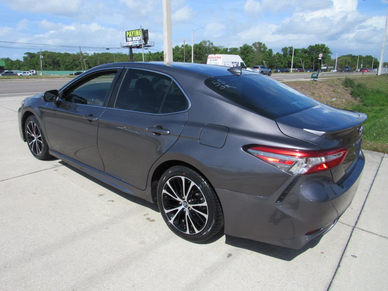 Toyota Camry XLE Auto (Natl) 2019