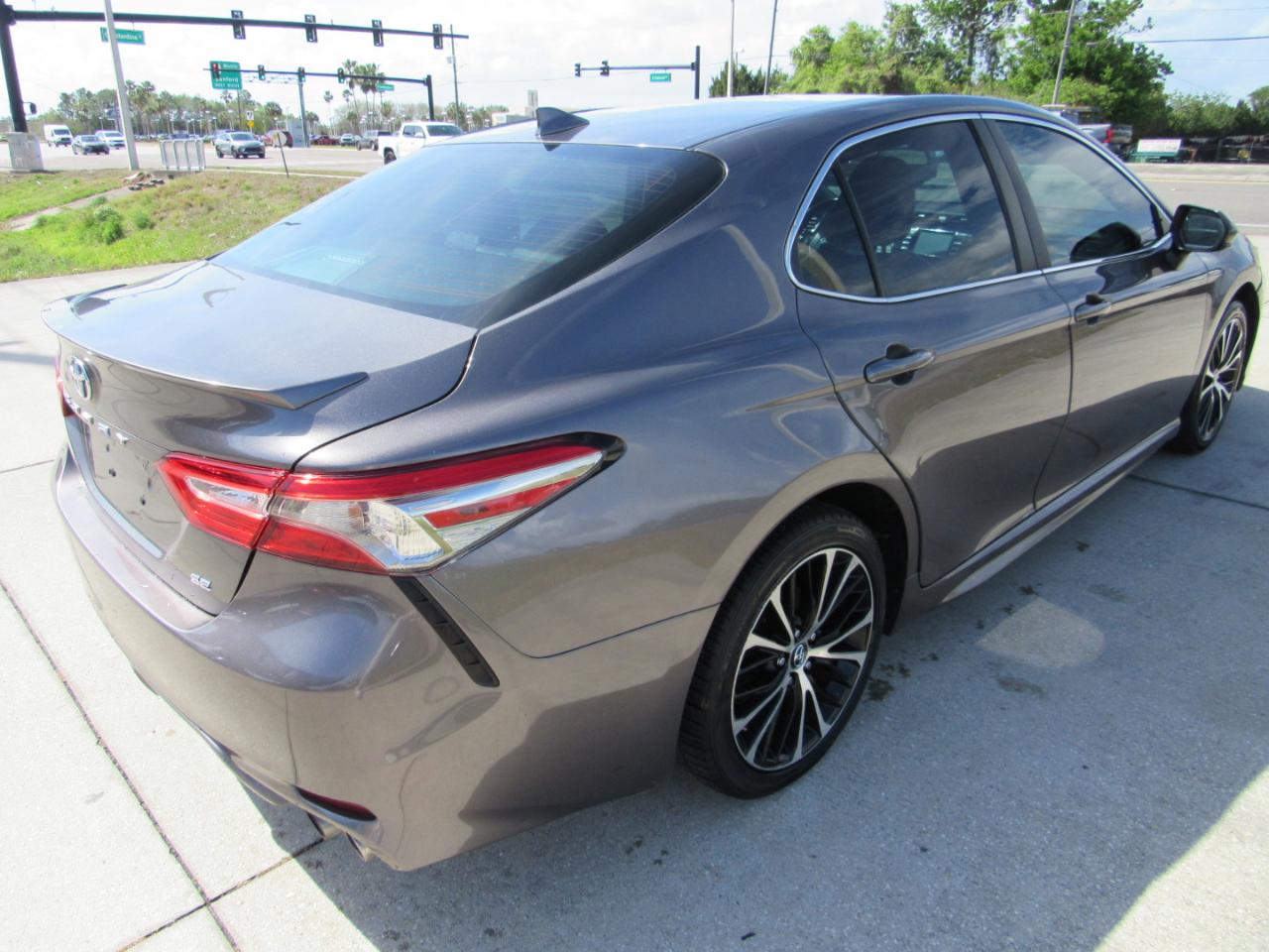 Toyota Camry XLE Auto (Natl) 2019