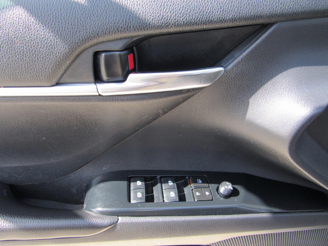 Toyota Camry XLE Auto (Natl) 2019