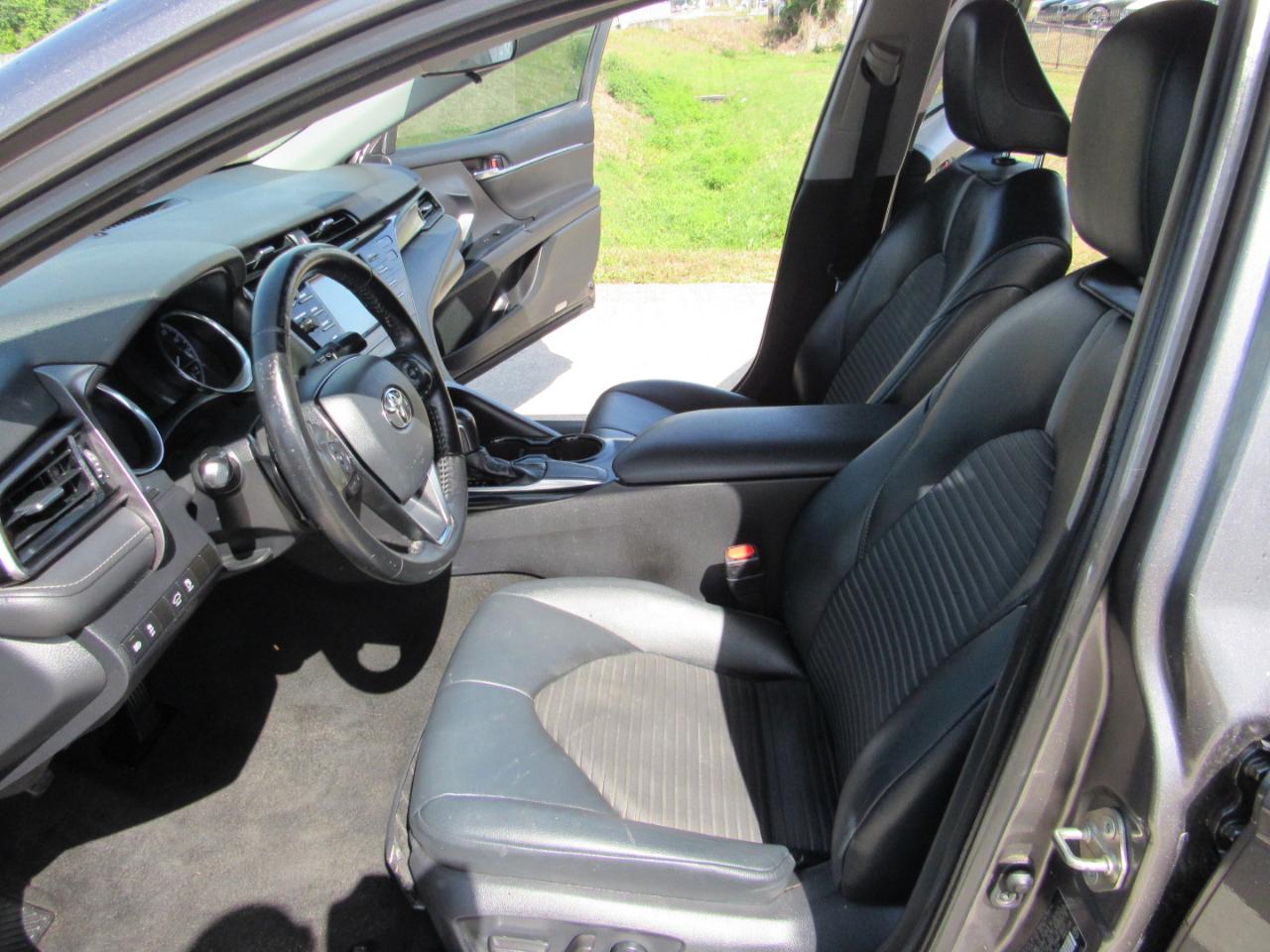 Toyota Camry XLE Auto (Natl) 2019