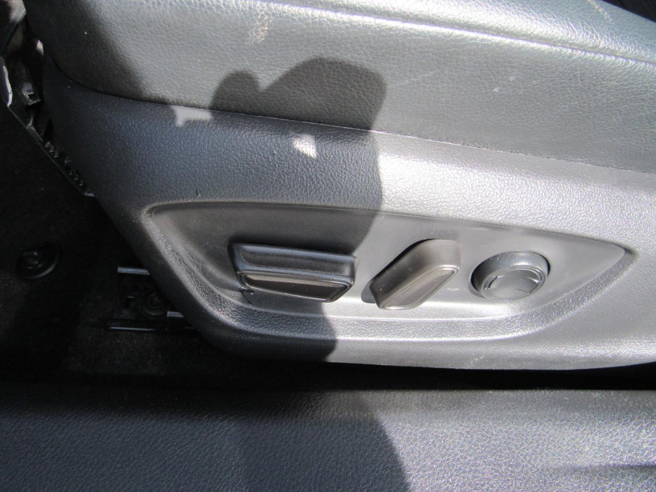 Toyota Camry XLE Auto (Natl) 2019