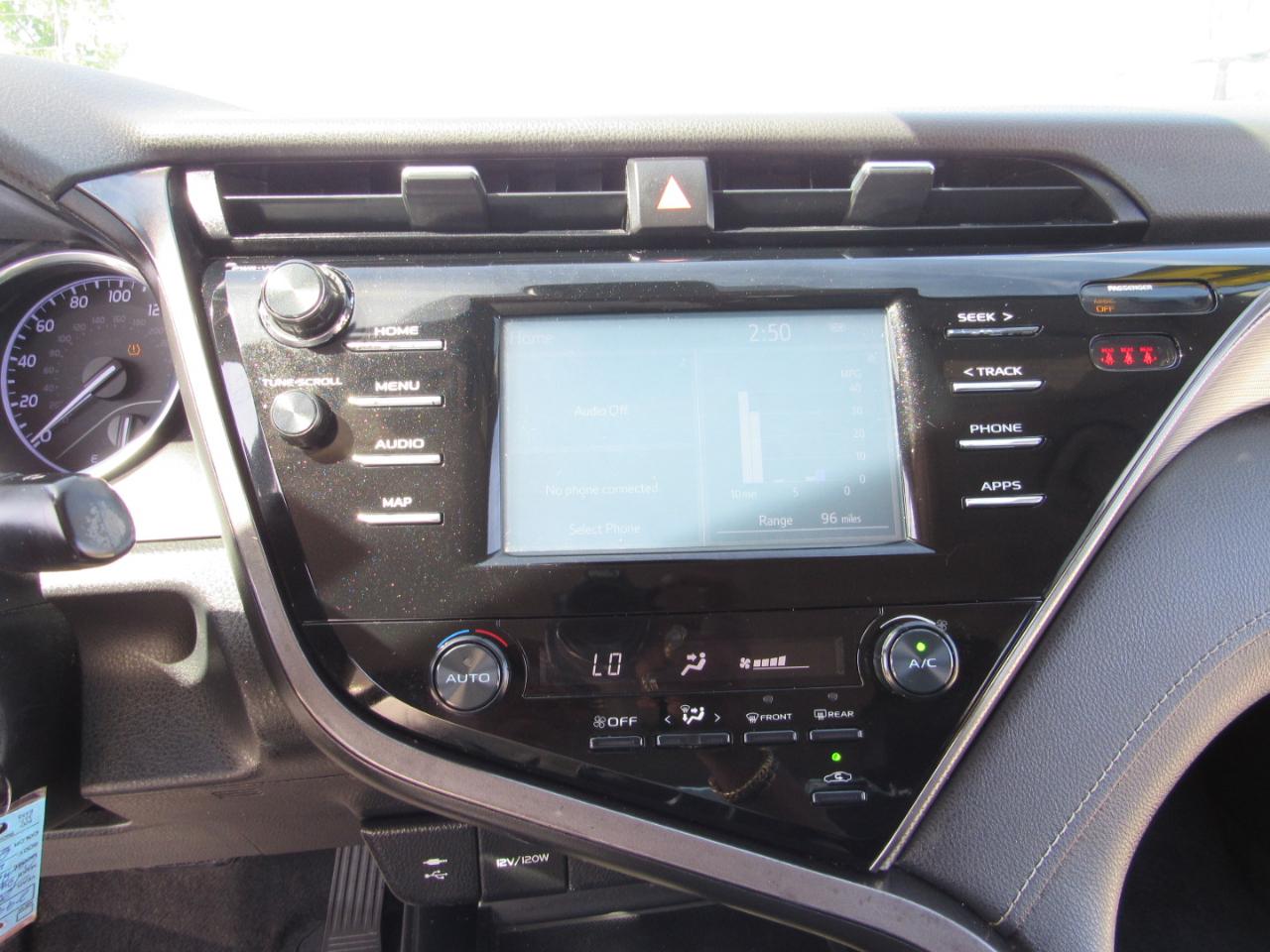 Toyota Camry XLE Auto (Natl) 2019