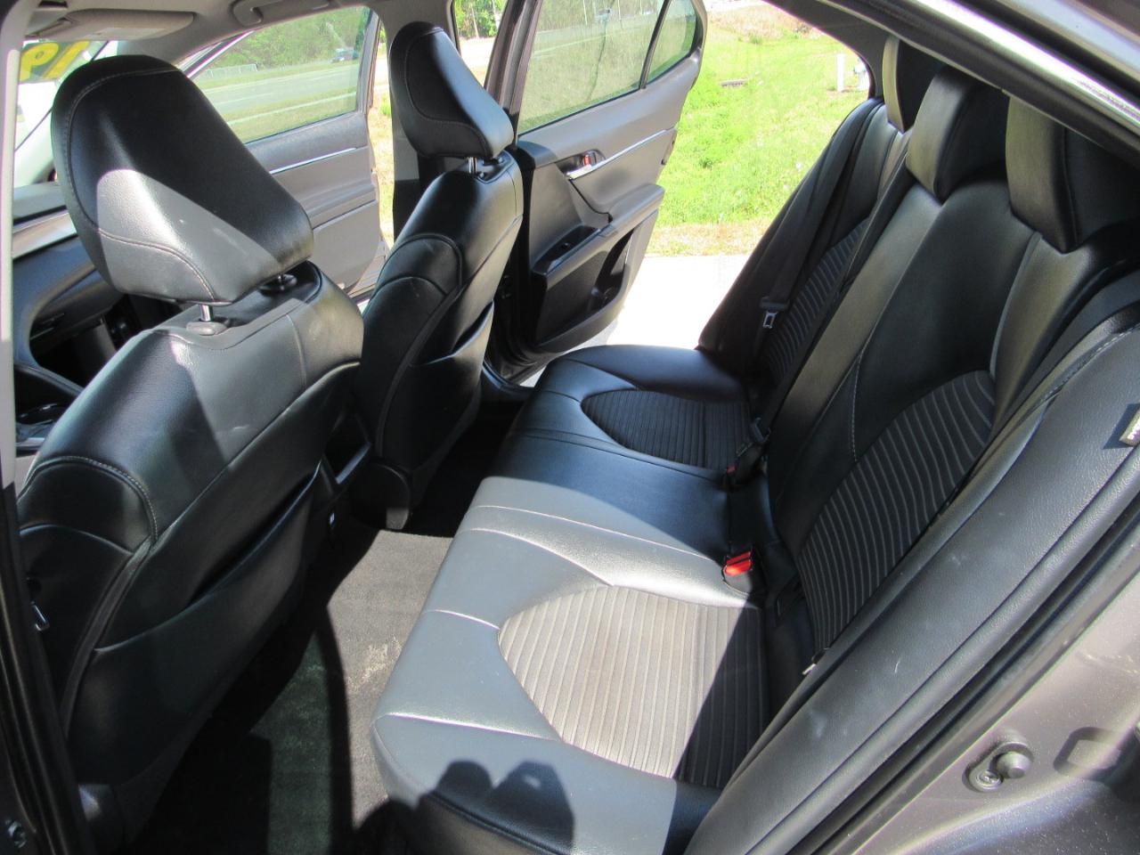 Toyota Camry XLE Auto (Natl) 2019