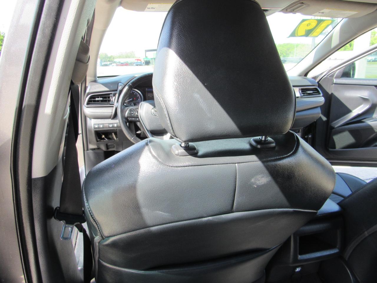 Toyota Camry XLE Auto (Natl) 2019