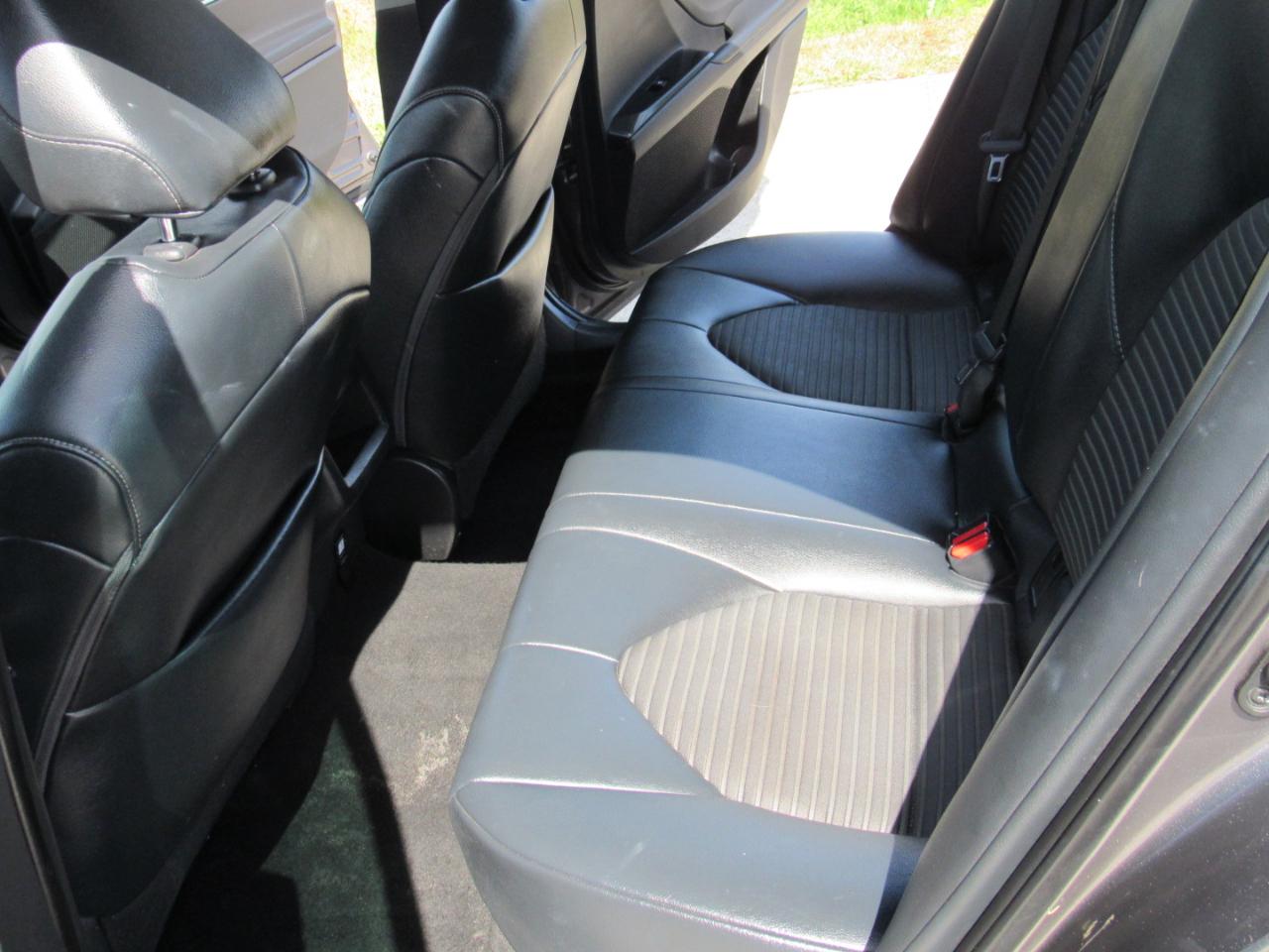 Toyota Camry XLE Auto (Natl) 2019