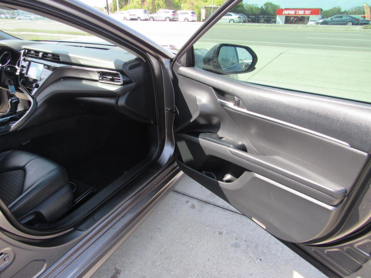 Toyota Camry XLE Auto (Natl) 2019